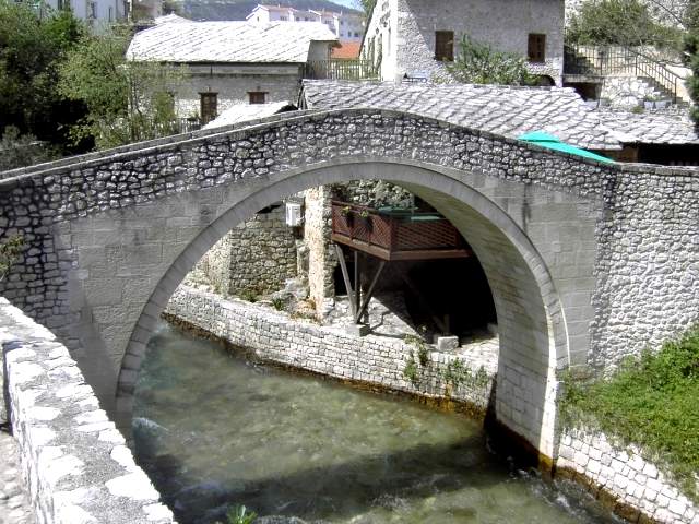 Radobolja-Brücke Kriva Ćuprija in Mostar