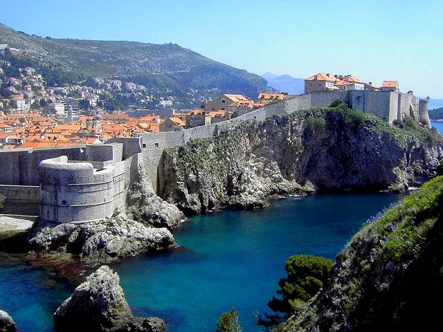 Dubrovnik: Stadtmauer und Altstadt (Bild: Gösta Thomas)