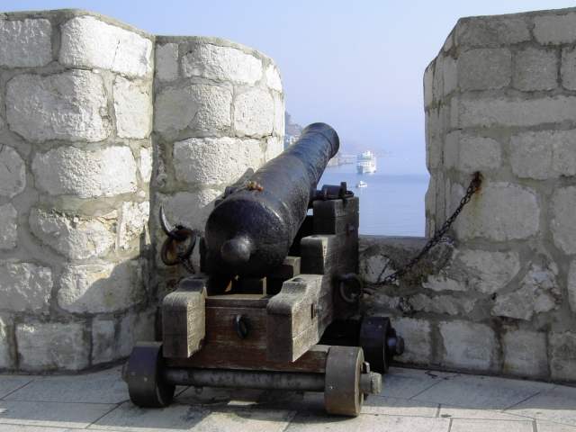 Dubrovnik: Kanone auf der Stadtmauer (Bild: Gösta Thomas)